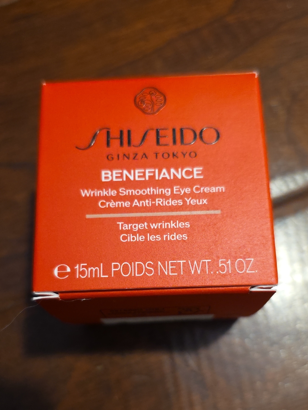 Shiseido Benefiance Wrinkle Smoothing Eye Cream - Red